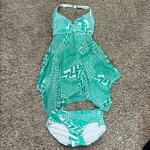 Green and White Halter Swimsuit Set Swimwear Beach Size XS